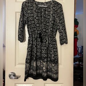 Chic Black and White Floral Long Sleeve Dress